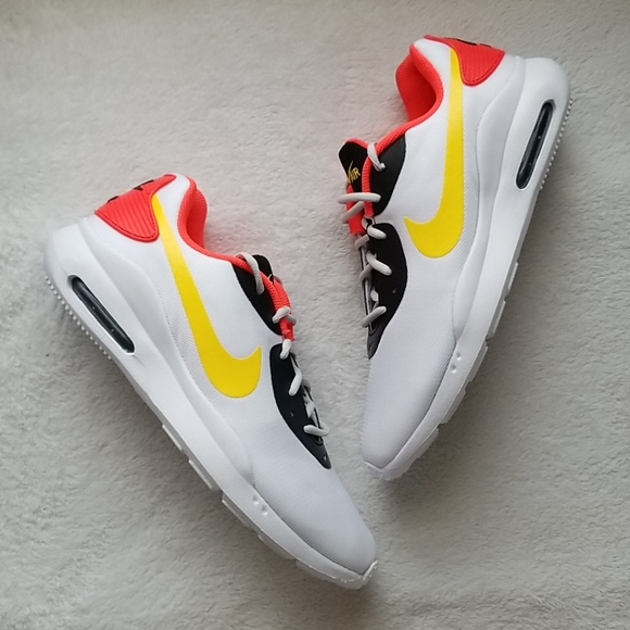 nike air max oketo white chrome yellow